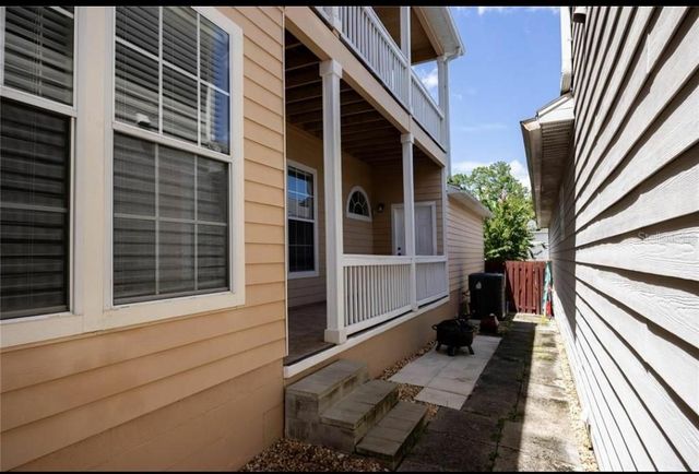 11572 NW 18TH PLACE, Gainesville, FL 32606