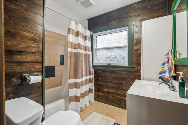 1431 5th Avenue SE, Cedar Rapids, IA 52403