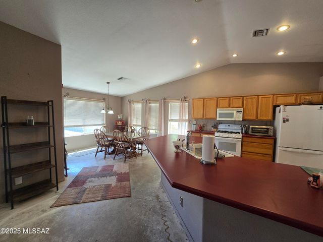 924 E Saguaro Drive, Pearce, AZ 85625