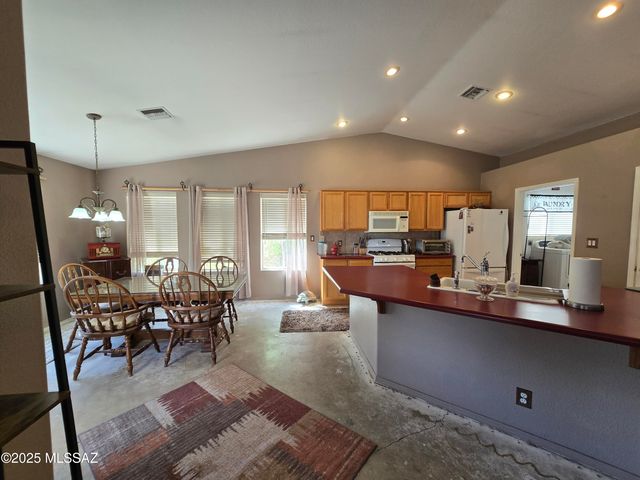 924 E Saguaro Drive, Pearce, AZ 85625