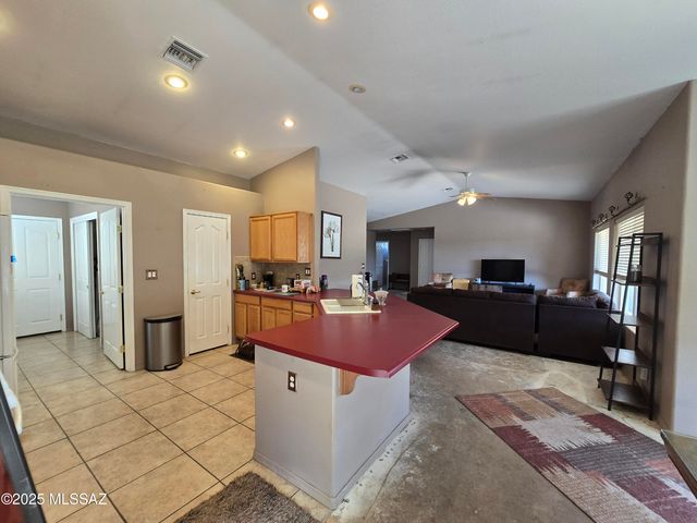 924 E Saguaro Drive, Pearce, AZ 85625