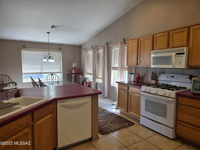 924 E Saguaro Drive, Pearce, AZ 85625