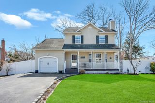 346 Victory Drive, Lake Ronkonkoma, NY 11779