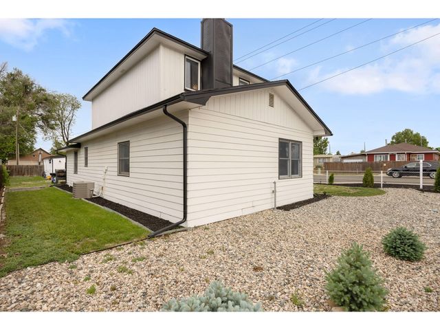 201 E 4th Ave, Severance, CO 80546