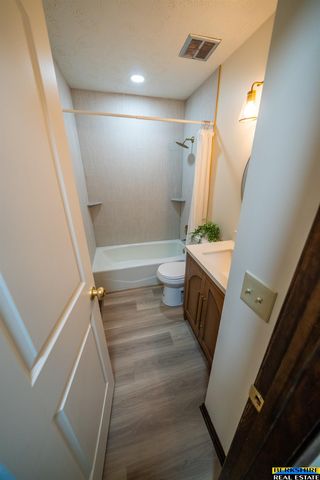 3440 N 73 Street, Lincoln, NE 68507