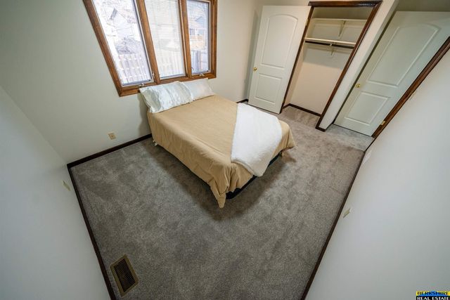 3440 N 73 Street, Lincoln, NE 68507