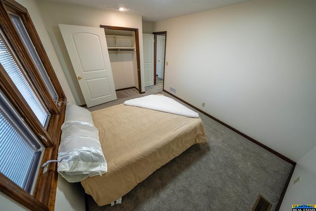 3440 N 73 Street, Lincoln, NE 68507