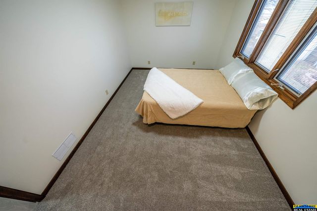 3440 N 73 Street, Lincoln, NE 68507