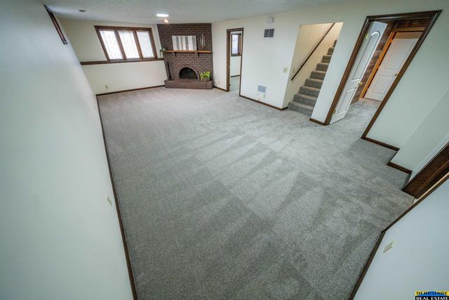 3440 N 73 Street, Lincoln, NE 68507