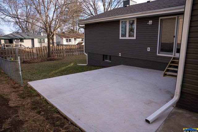 3440 N 73 Street, Lincoln, NE 68507