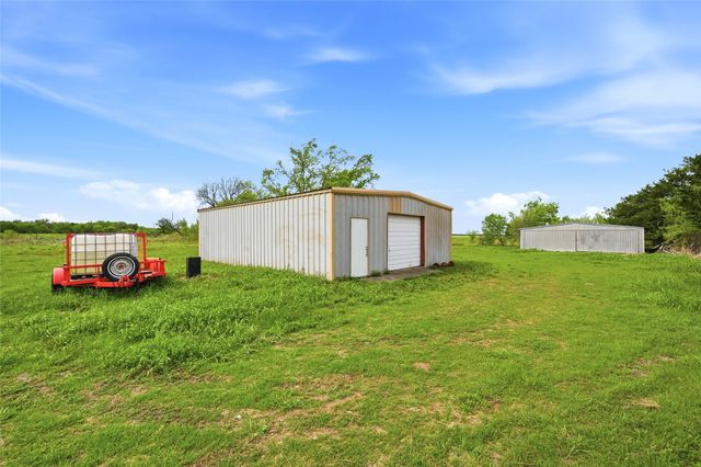 656 SE Loop, Denison, TX 75020