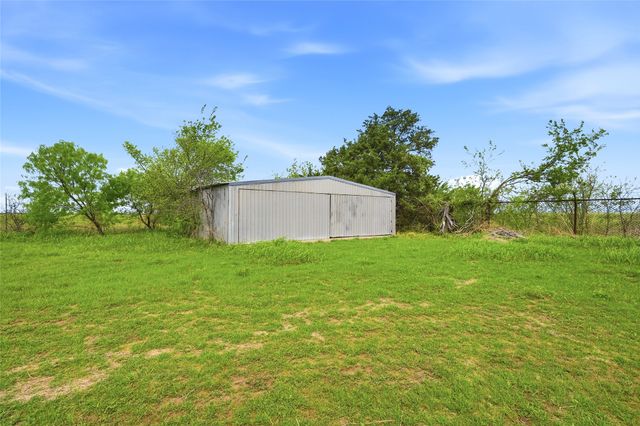 656 SE Loop, Denison, TX 75020