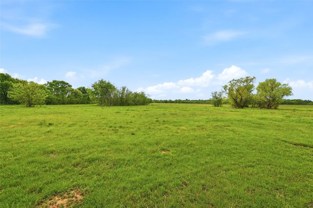 656 SE Loop, Denison, TX 75020