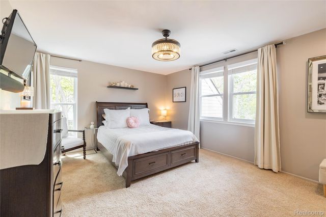 8095 Colony Drive 22, Grosse Ile Township, MI 48138