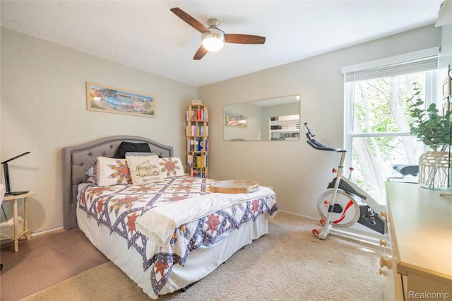 8095 Colony Drive 22, Grosse Ile Township, MI 48138