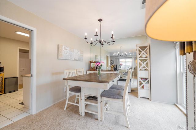 8095 Colony Drive 22, Grosse Ile Township, MI 48138