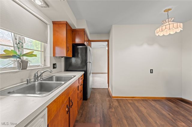 221 Briar Avenue NE, North Canton, OH 44720