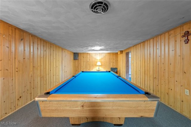 221 Briar Avenue NE, North Canton, OH 44720