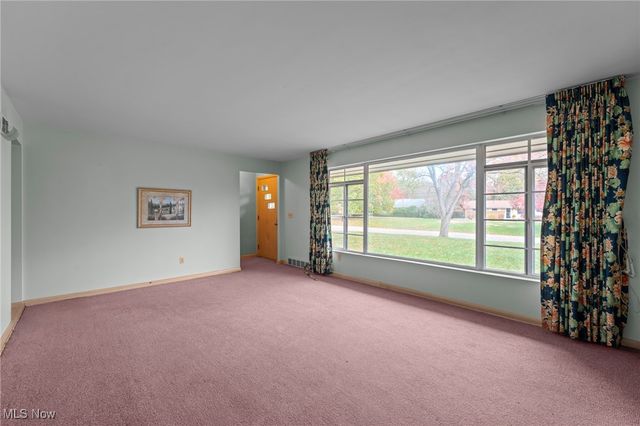 221 Briar Avenue NE, North Canton, OH 44720