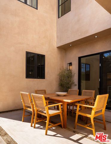 1008 Oakwood Avenue, Venice (los Angeles), CA 90291