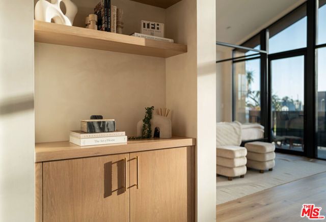 1008 Oakwood Avenue, Venice (los Angeles), CA 90291