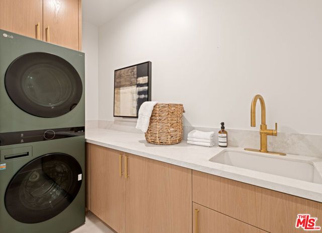 1008 Oakwood Avenue, Venice (los Angeles), CA 90291