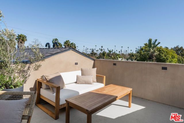 1008 Oakwood Avenue, Venice (los Angeles), CA 90291