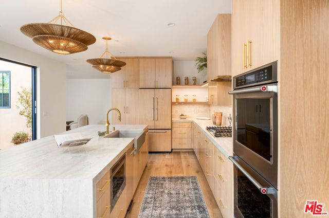 1008 Oakwood Avenue, Venice (los Angeles), CA 90291