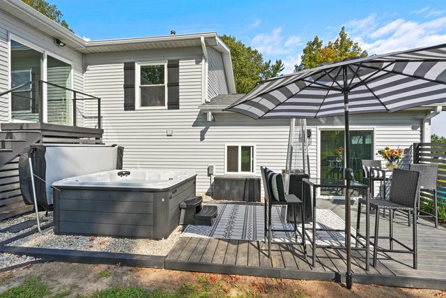 3836 Old Mission Road, Traverse City, MI 49686