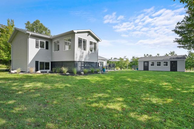 3836 Old Mission Road, Traverse City, MI 49686