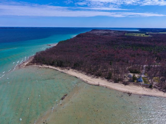 3836 Old Mission Road, Traverse City, MI 49686