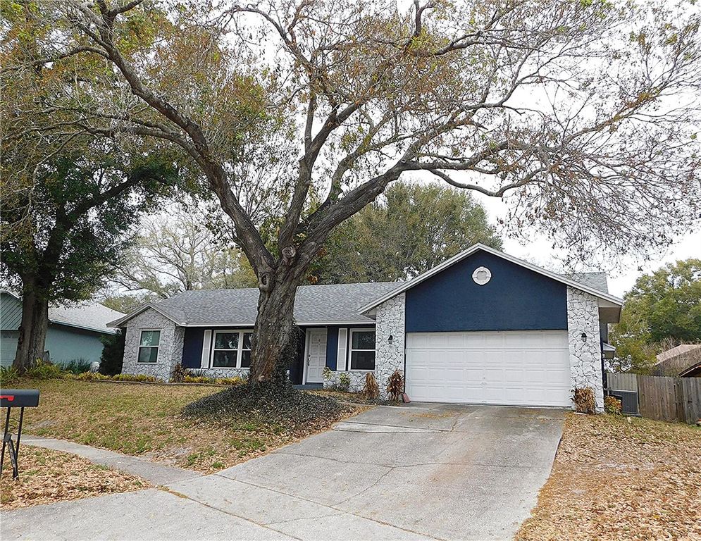 Image 1 of property listing at 979 RED DANDY DRIVE, Orlando, FL 32818