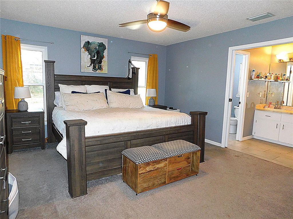 Image 21 of property listing at 979 RED DANDY DRIVE, Orlando, FL 32818