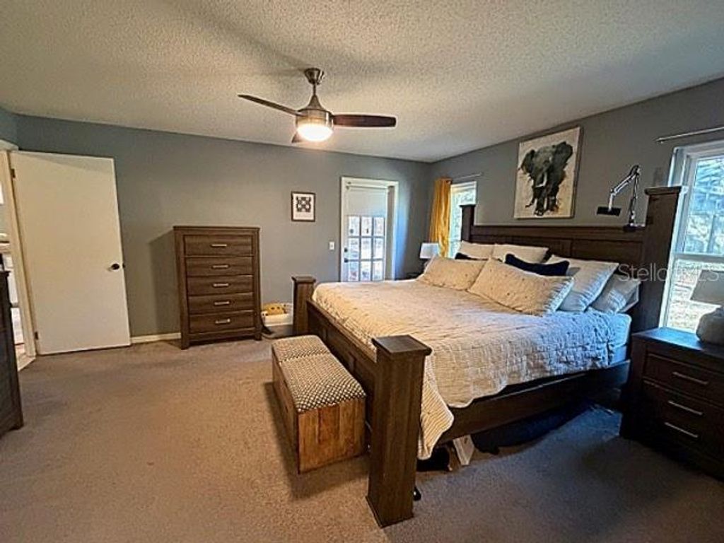 Image 22 of property listing at 979 RED DANDY DRIVE, Orlando, FL 32818