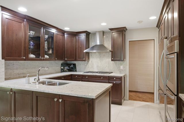 3215 Woodview Lake Road, West Bloomfield Charter Township, MI 48323
