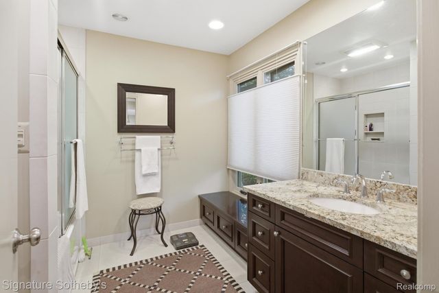 3215 Woodview Lake Road, West Bloomfield Charter Township, MI 48323