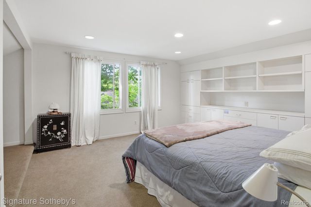 3215 Woodview Lake Road, West Bloomfield Charter Township, MI 48323