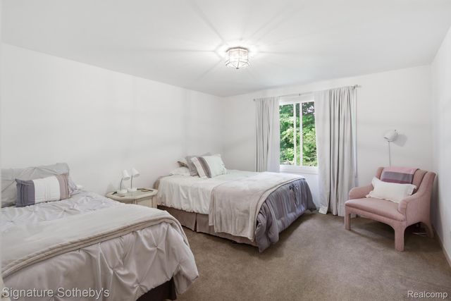 3215 Woodview Lake Road, West Bloomfield Charter Township, MI 48323