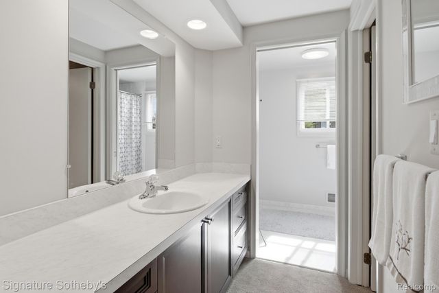 3215 Woodview Lake Road, West Bloomfield Charter Township, MI 48323