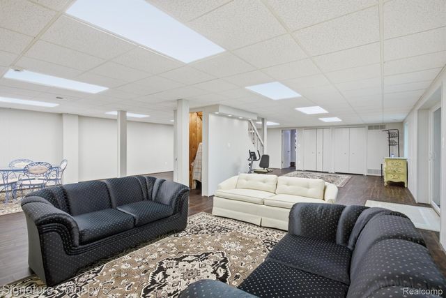 3215 Woodview Lake Road, West Bloomfield Charter Township, MI 48323