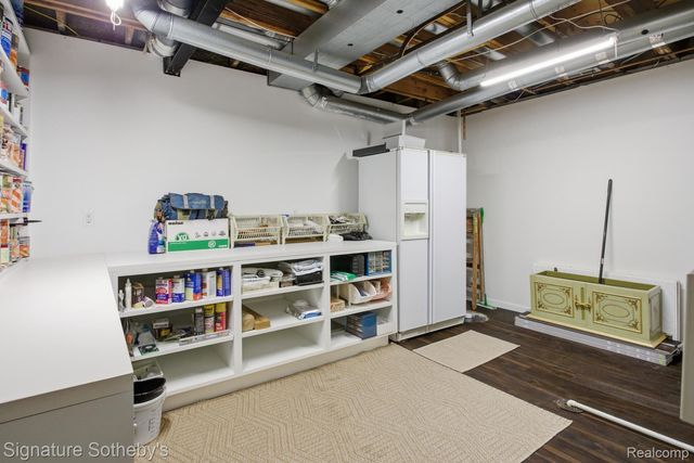 3215 Woodview Lake Road, West Bloomfield Charter Township, MI 48323
