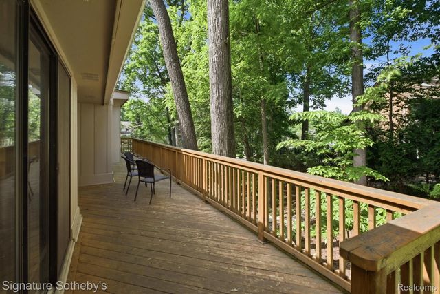 3215 Woodview Lake Road, West Bloomfield Charter Township, MI 48323