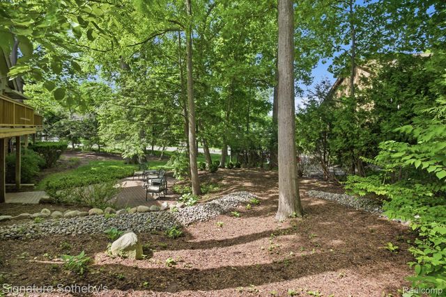 3215 Woodview Lake Road, West Bloomfield Charter Township, MI 48323