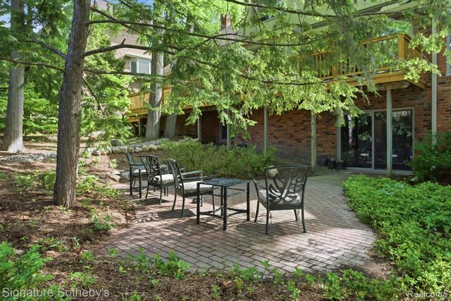 3215 Woodview Lake Road, West Bloomfield Charter Township, MI 48323