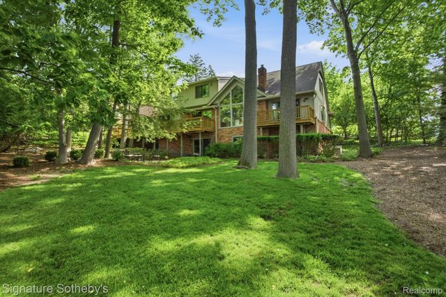3215 Woodview Lake Road, West Bloomfield Charter Township, MI 48323