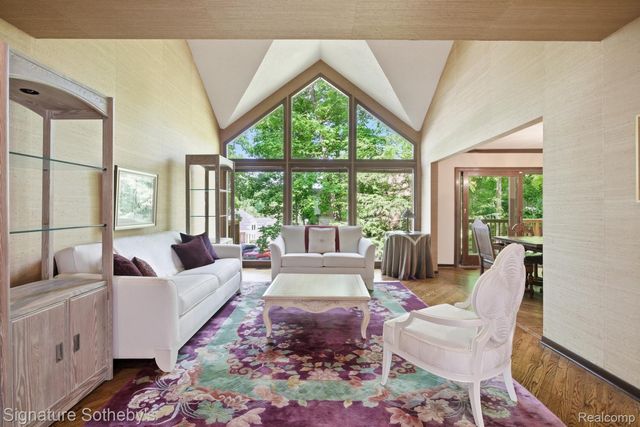 3215 Woodview Lake Road, West Bloomfield Charter Township, MI 48323