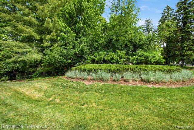 3215 Woodview Lake Road, West Bloomfield Charter Township, MI 48323