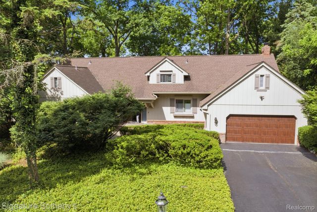 3215 Woodview Lake Road, West Bloomfield Charter Township, MI 48323