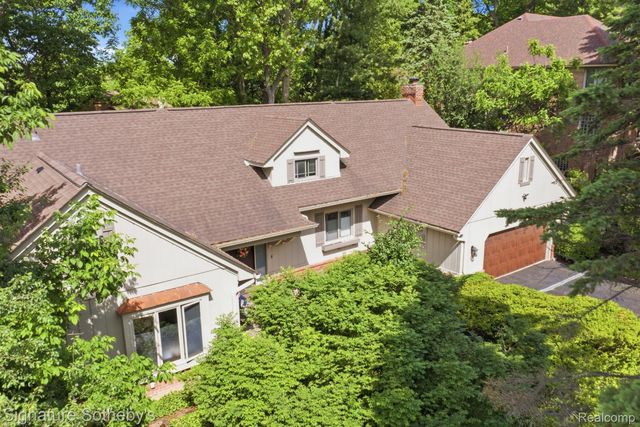 3215 Woodview Lake Road, West Bloomfield Charter Township, MI 48323