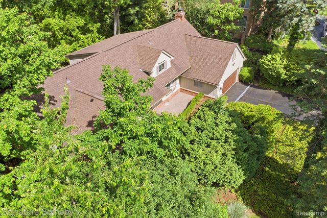 3215 Woodview Lake Road, West Bloomfield Charter Township, MI 48323